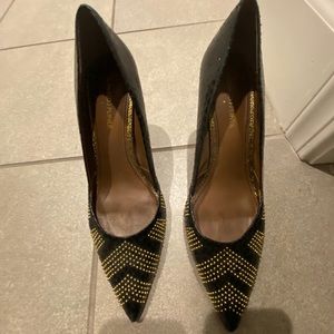 🚨Donald J Pliner- black/gold design pumpz 🔥💙